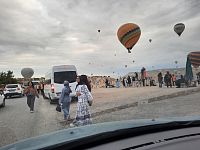 Přeplněný začátek vyhlídky v Love Valley