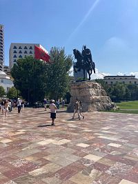 Tirana náměstí