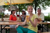 Pivní zahrádka nabízí skvělé občerstvení; Foto: Tourismus Verband Lausitzer Seenland e.V., N. Quenzel