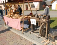 Jarmark; ukázka tradičních řemesel na Jablečné slavnosti