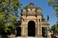 hřbitovní portál, foto Volšička