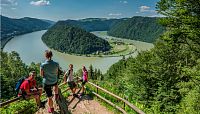 Vyhlídka na Schlögenskou smyčku (Schlögener Schlinge) Dunaje (c) WGD Donau Oberösterreich Tourismus GmbH