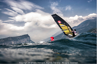 Vodní sporty na jezeře Garda - poslechni svou vášeň!