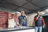 Slavnosti chřestu 2015 - Petr Stupka vaří s Jiřím Krampolem a Martinem Zounarem, foto Libor Galia