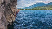 Lezecké trasy pro zkušené horolezce a Deep Water Solo u jezera Garda Trentino