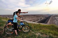 Od gigantických bagrů k nádherným jezerům: projeďte se na kole po „Dolnolužické hornické stezce“