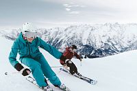 Lyžařská sezóna v Alpách začala. Přečtěte si, kam se letos vydat za zimními radovánkami.