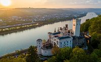 Koblenz: Pevnost Ehrenbreitstein s Rýnem. Foto Mahlow Media, Winningen/ Rheintouristik Tal der Loreley, St. Goar