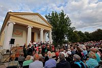 Výmarské léto, koncert sboru u Římského domu v parku u řeky Ilm © Thüringer Tourismus GmbH / Christiane Würtenberger CMR