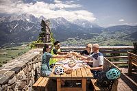 Leogang startuje letní sezonu a láká bikery, rodiny i milovníky wellness