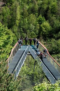 Údolí řeky Sill v b lízkosti města s vyhlídkovou plošinou Drachenfelsen láká k zastavení a obdivování. © Innsbruck Tourismus / Manuel Kokseder