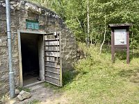 Vstupní portál štoly do Jeskyně pod Sněžníkem, zdroj: www.caves.cz