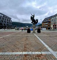 Fangstmonumentet – pomník arktického lovce v Tromsø