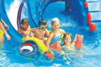 Stále více Čechů vybírá letní dovolenou podle zázemí pro vodní zábavu