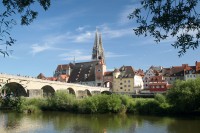 Pohled na město a Kamenný most z ostrova Jahninsel ©Regensburg Tourismus GmbH