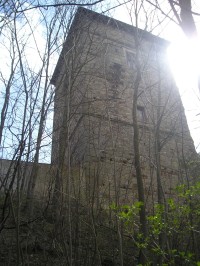 Věžovitá brána - pohled ze západu