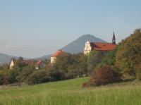 Sutom s Milešovkou