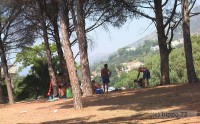 předměstí Vlorë - nedělní rodinný piknik nad mořem