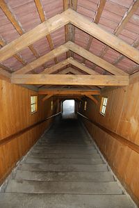 Starý Jičín - kryté schodiště ke kostelu