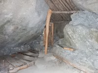 jeskyně v kempu Melkevol Bretun
