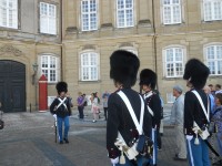 Kodaň - střídání stráží u Amalienborgu