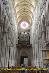 Amiens - Katedrála Notre-Dame, hlavní loď