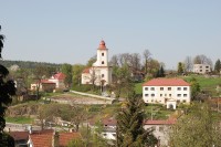 Plesná - Kostel sv. Jakuba Staršího, škola a kaple