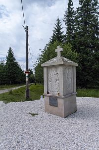 Przełęcz Śnieżnicka s kaplí Čtyř patronů