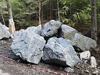 Kameny přichystané k užití v řečišti