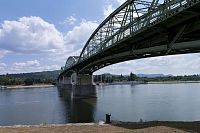 Most po válce v troskách až do roku 2001