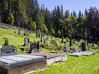 Upravený hřbitov