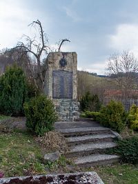 Sobotín – Válečný pomník i čarodějnický