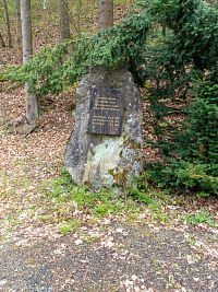 Růžové údolí – Pomník 2. světové války