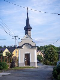 Vysoký sanktusník zvětšuje celkový dojem