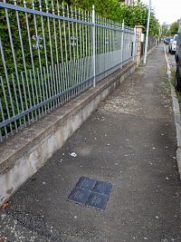 Kameny zmizelých jsou i mimo centrum města