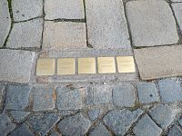 Pět kamenů na Starobranské ulici 11