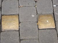 Dvojice Stolpersteinů