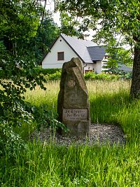 Vernířovice – torzo válečného pomníku 1914–18