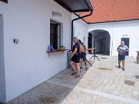 Okénko s potravinami