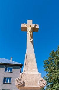 Vrchol je doplněný