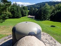 V pozadí bunkr U Besídky