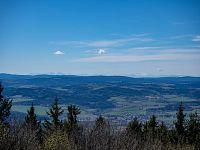 Dole Český Krumlov a na obzoru Alpy