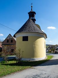 Půlkruhový závěr
