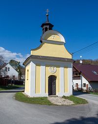 Nedvězí – kaple sv. Jana a Pavla, mučedníků