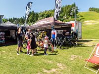 V centru nechyběly stánky s cyklovybavením