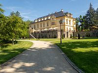 Sobotín – kolem zámeckého rybníka, ale i parkem