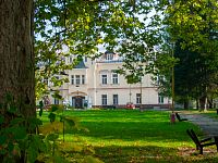 Zámecké průčelí