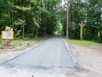 Nová asfaltka na cestě do Rejchartic