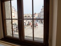 Výhled na náměstí s jarmarkem