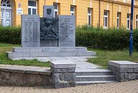 Najdeme jména z období let 1914–18 i 1939–45